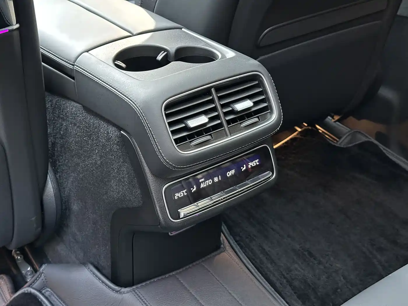 Mercedes-Benz GLS AMG 2024 AMG GLS 63 4MATIC+ фото 11
