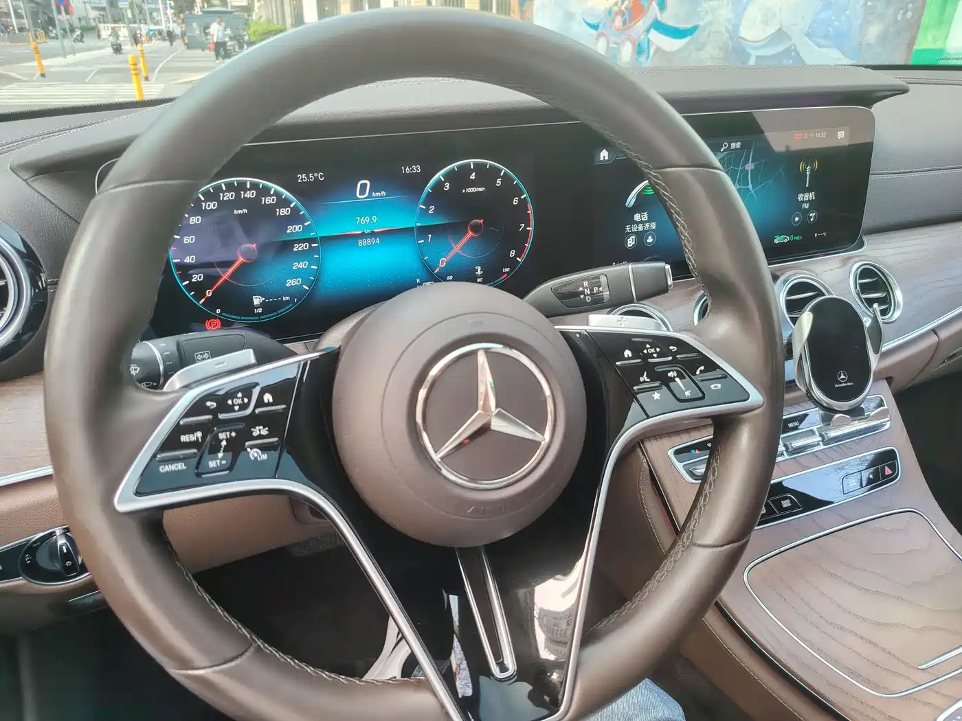 MERCEDES-BENZ E CLASS