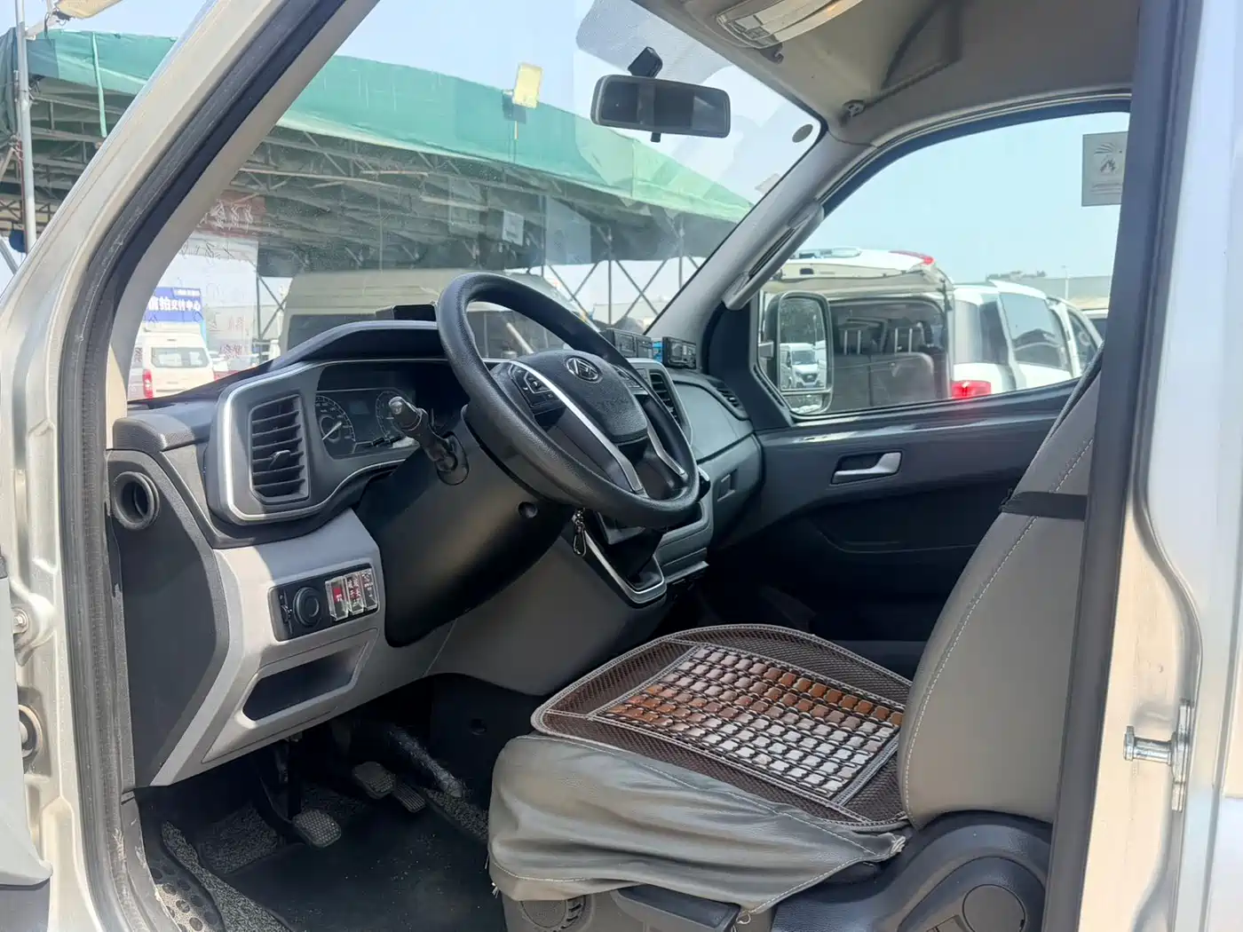 SAIC MAXUS XINTU V80