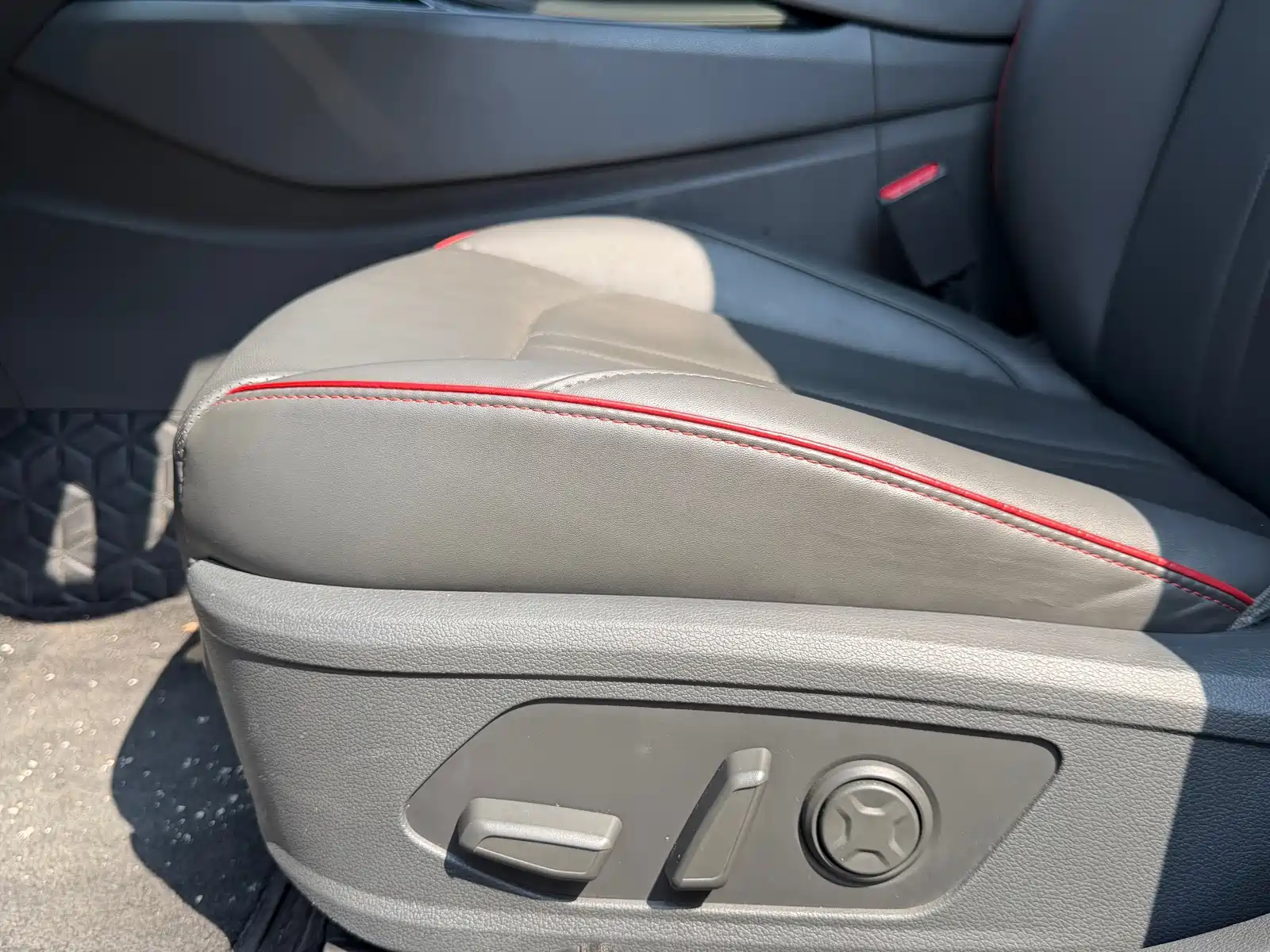 Photo 23 - Hyundai Sonata