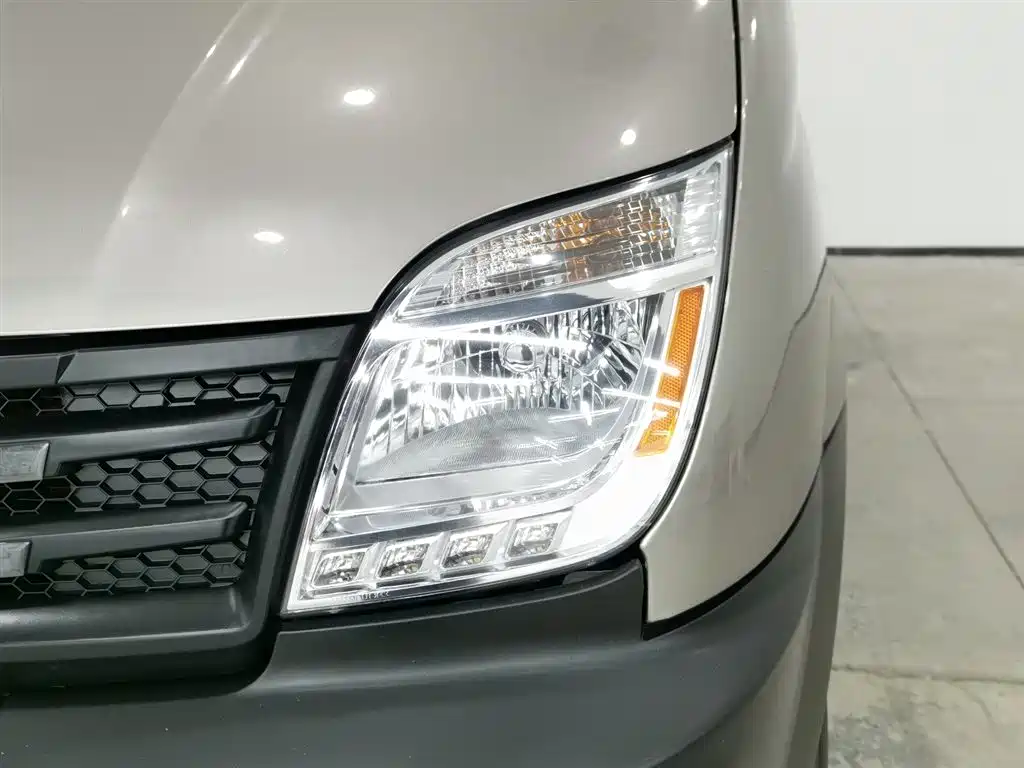 SAIC MAXUS XINTU V80