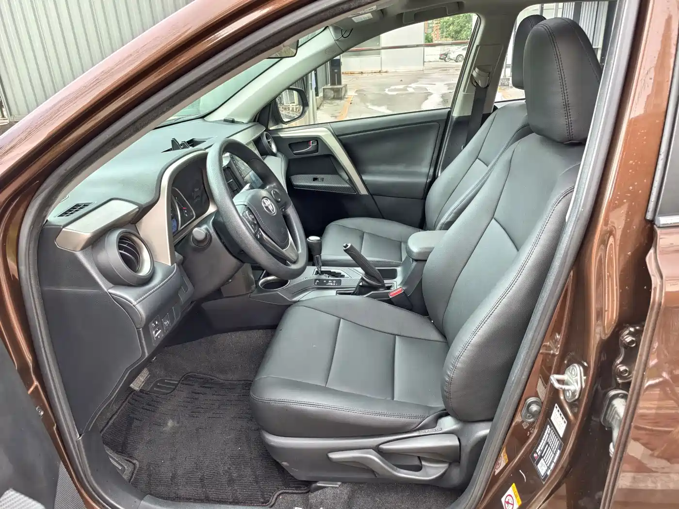 Toyota RAV4 Rongfang 2015 2.0L CVT 2WD Trend Edition фото 3