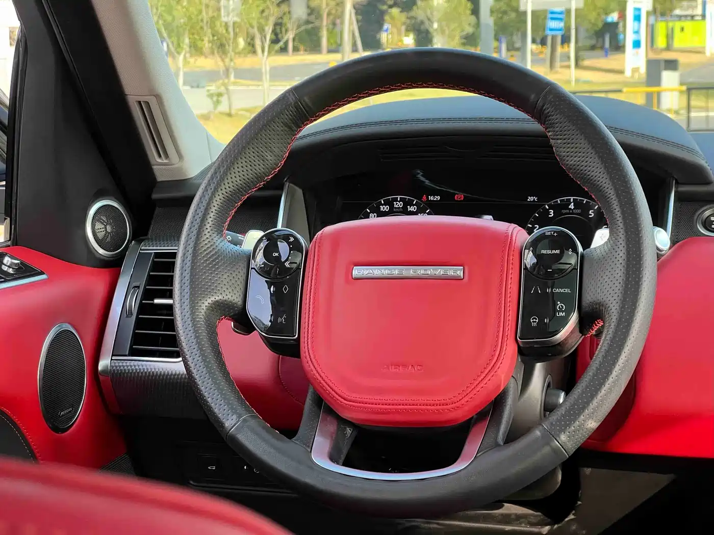 Land Rover Range Rover Sport 2021 3.0 L6 Gloss Black Edition фото 18