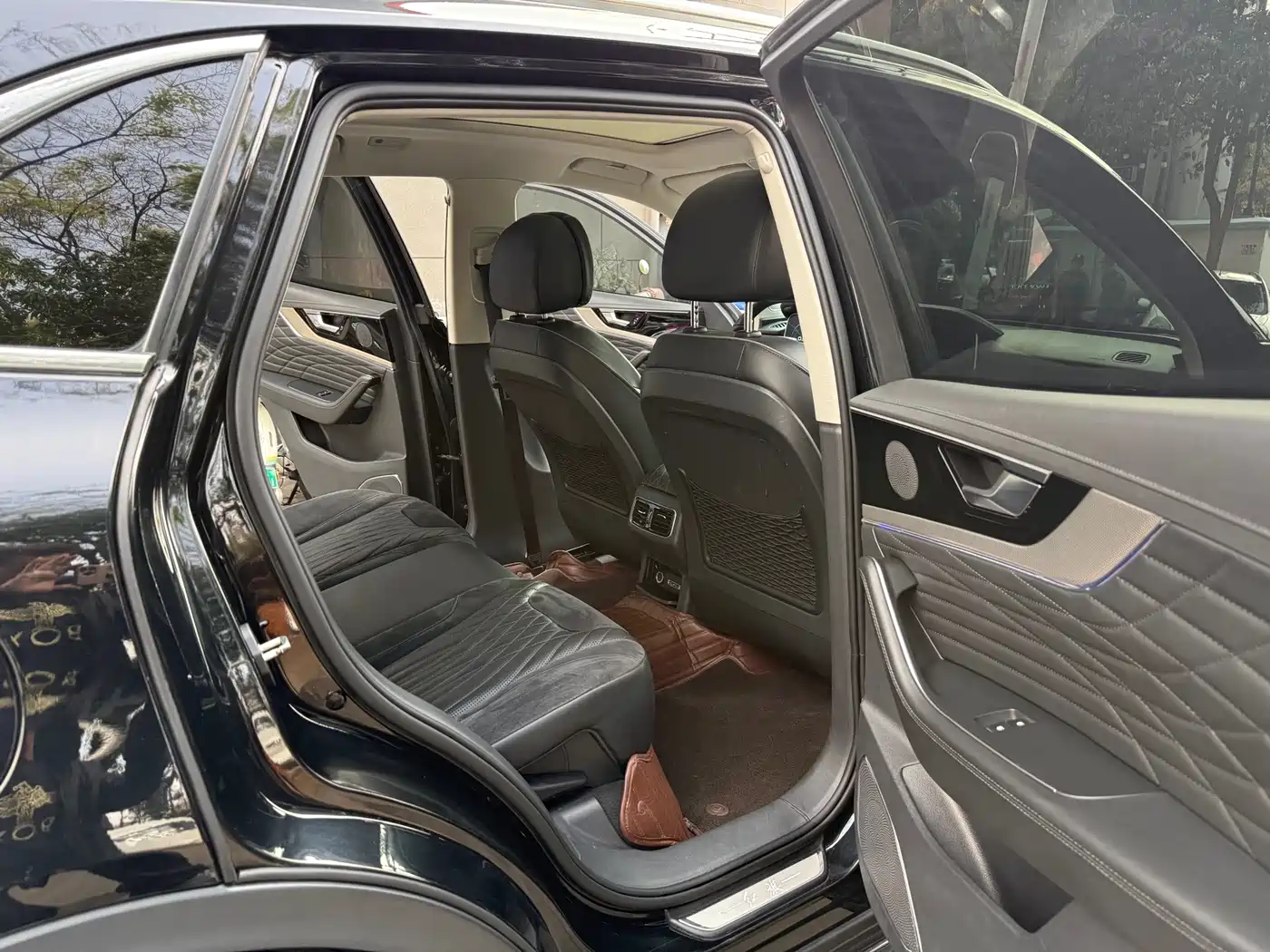 Photo 7 - Hongqi HS5