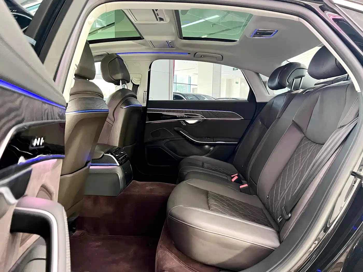 Audi A8 2023 A8L 50 TFSI quattro Exclusive фото 9