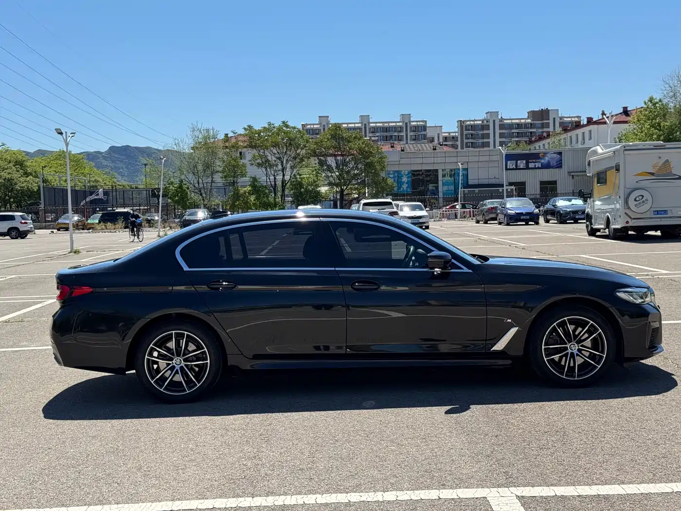 BMW 5 Series 2022 Model Second Facelift 525Li Luxury Package фото 7