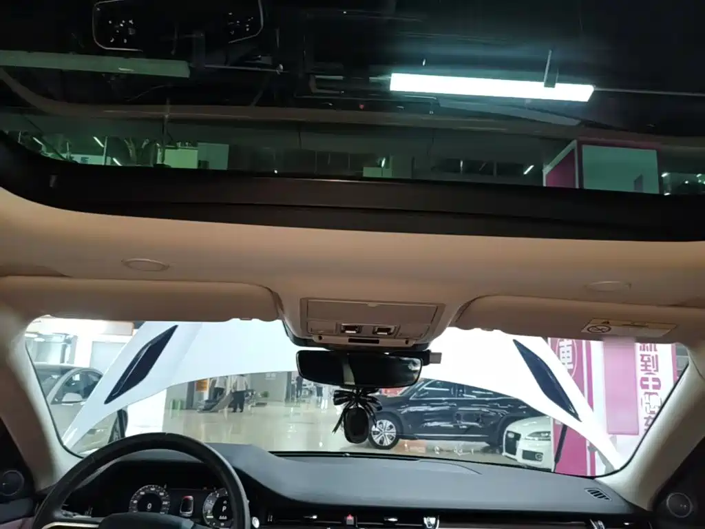 Photo 18 - Land Rover Range Rover Evoque New Energy