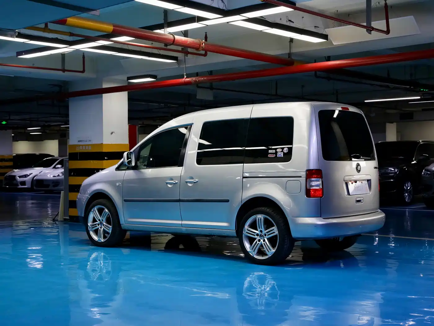 Volkswagen Caddy 2005 1.6L Comfort 5-seater фото 3