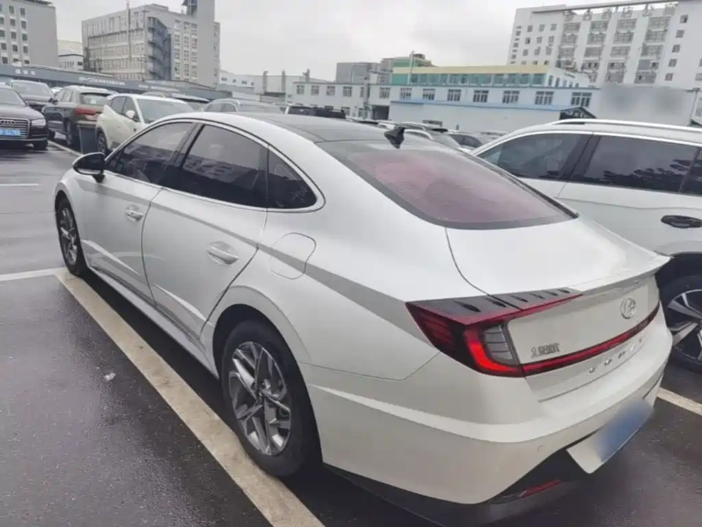 Фото 5 - Hyundai Sonata