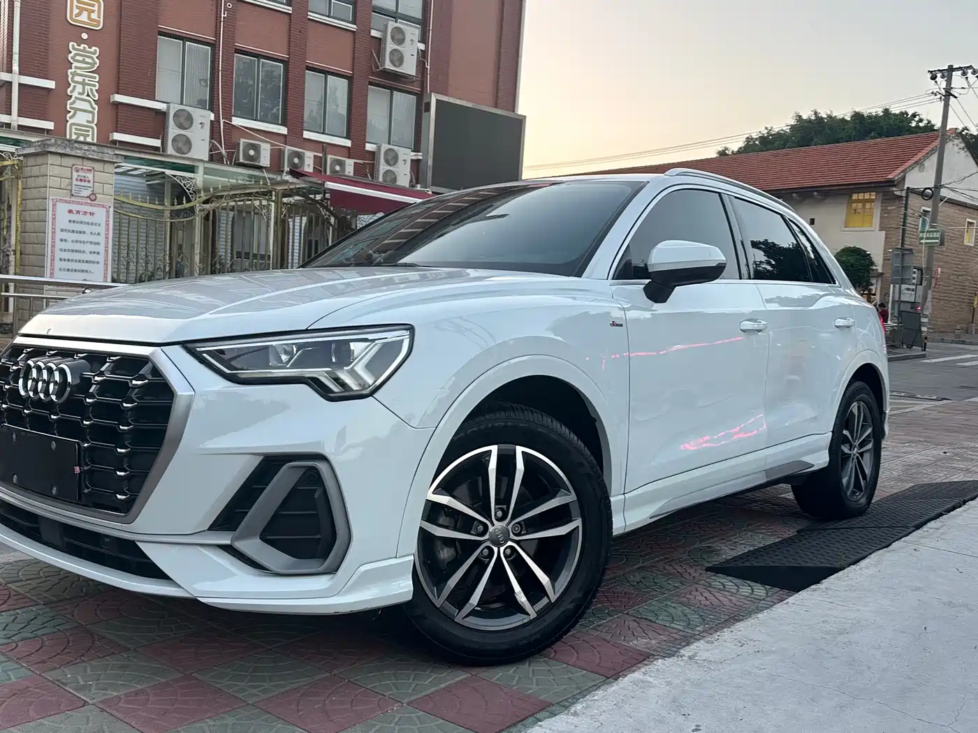 Фото 1 - Audi Q3