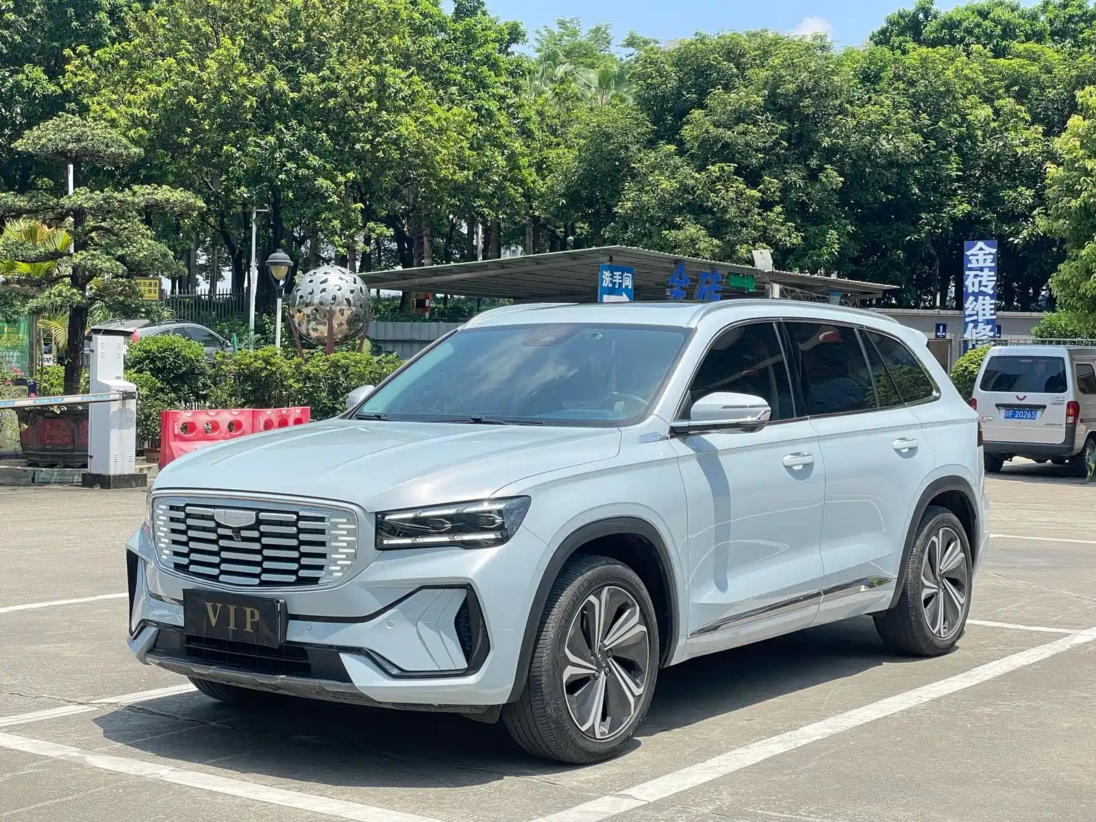 Photo 1 - Geely Monjaro