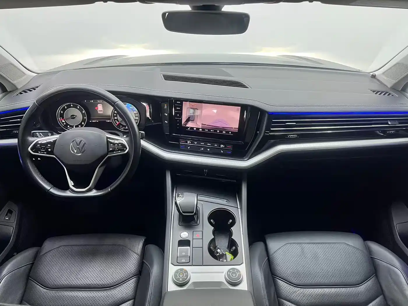 Volkswagen Touareg 2021 2.0TSI Pilot Special Edition фото 10
