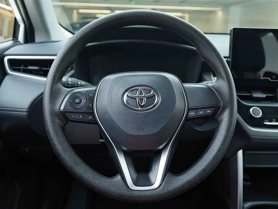 Toyota Frontlander 2024 2.0L CVT Elite Edition фото 15