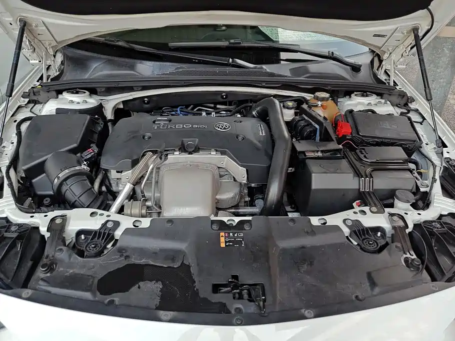 Photo 10 - Buick Regal