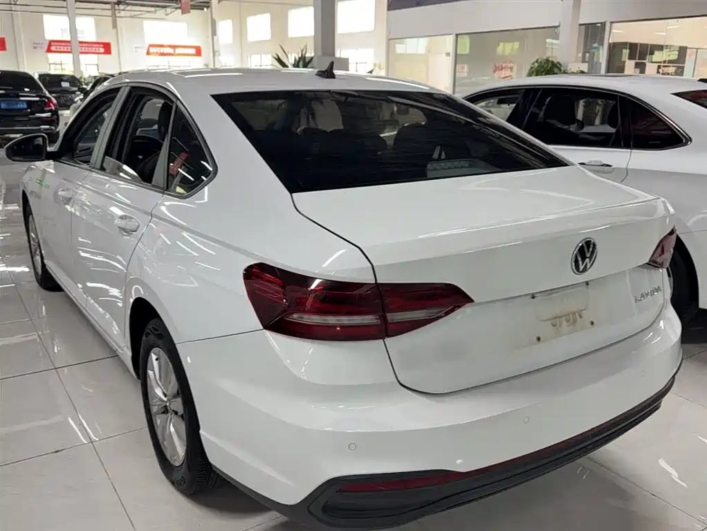 Фото 5 - Volkswagen Lavida