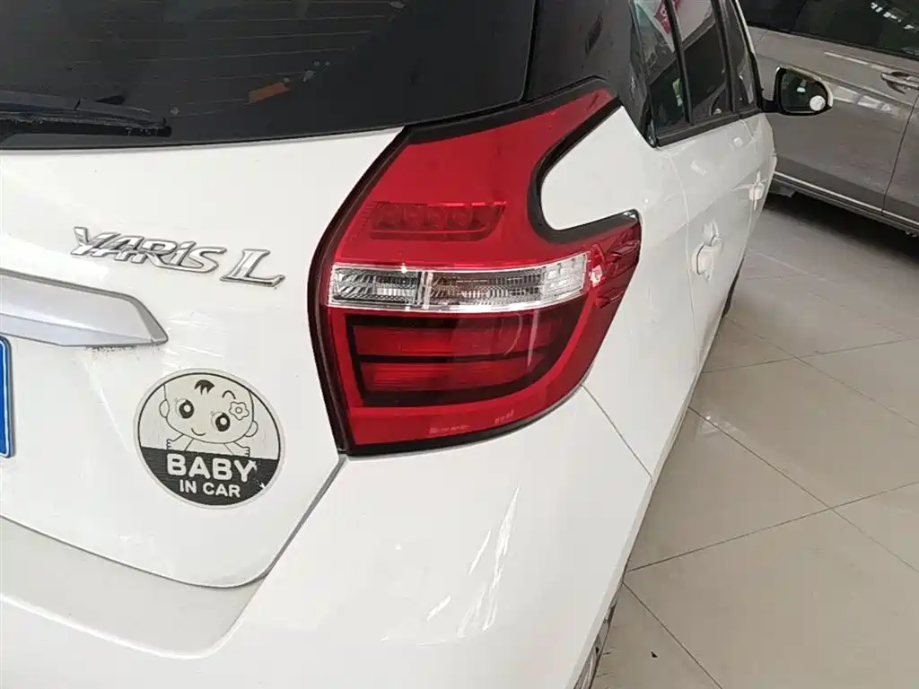 Toyota YARiS L Zhi Xuan 2016 Facelift 1.5E CVT Charming Edition фото 8