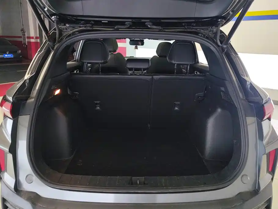 Фото 4 - Geely Coolray