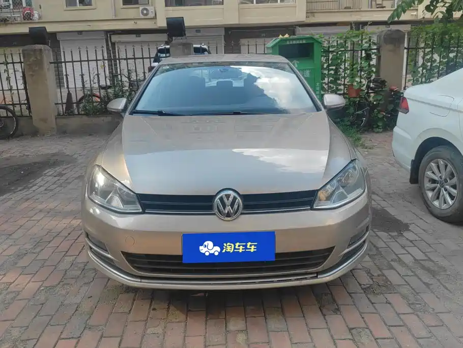 Фото 2 - Volkswagen Golf