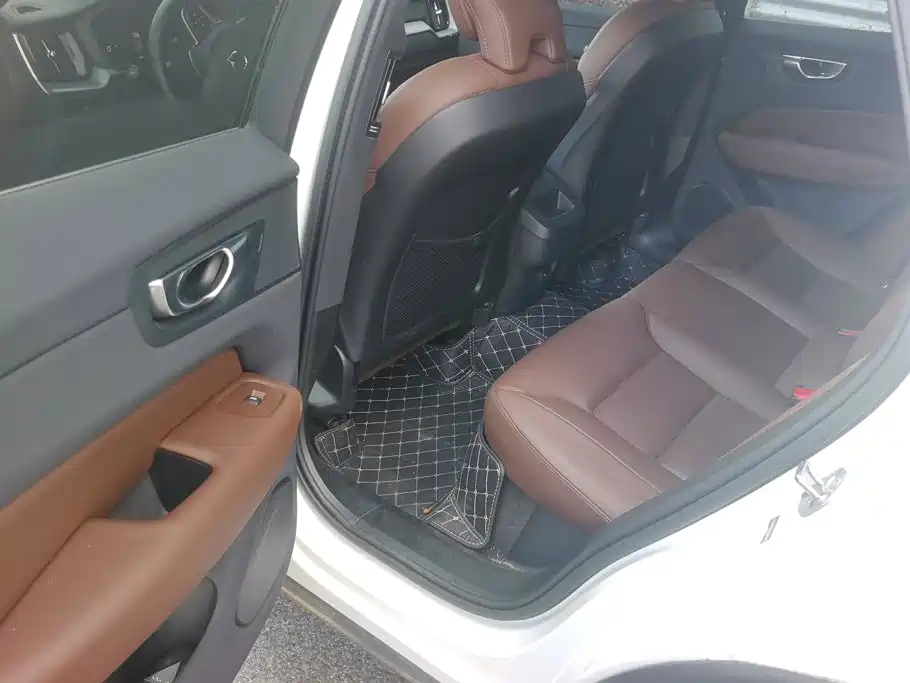 Volvo XC60 2025 2025 B5 AWD Smart Luxury Edition