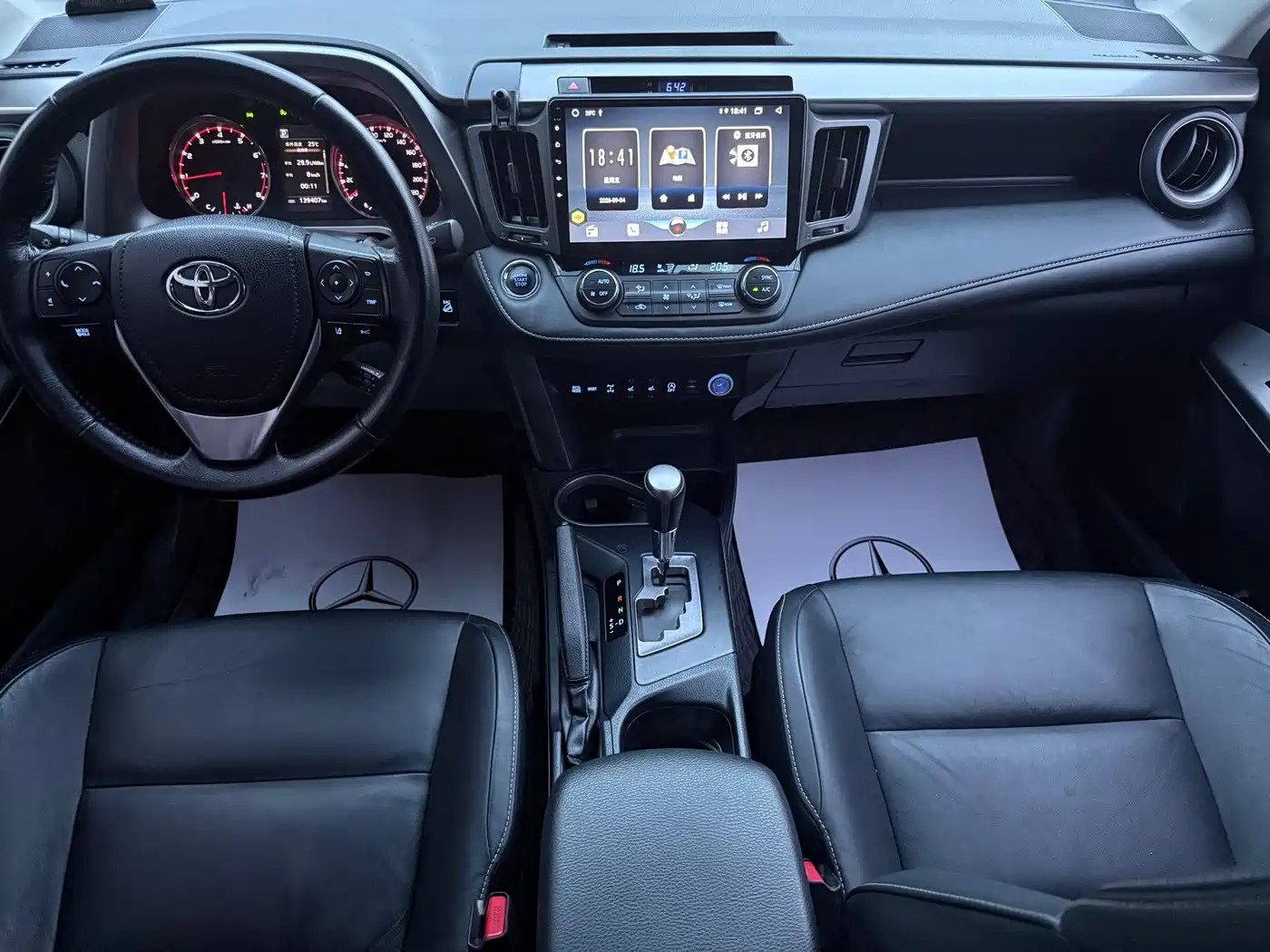 Фото 17 - Toyota RAV4