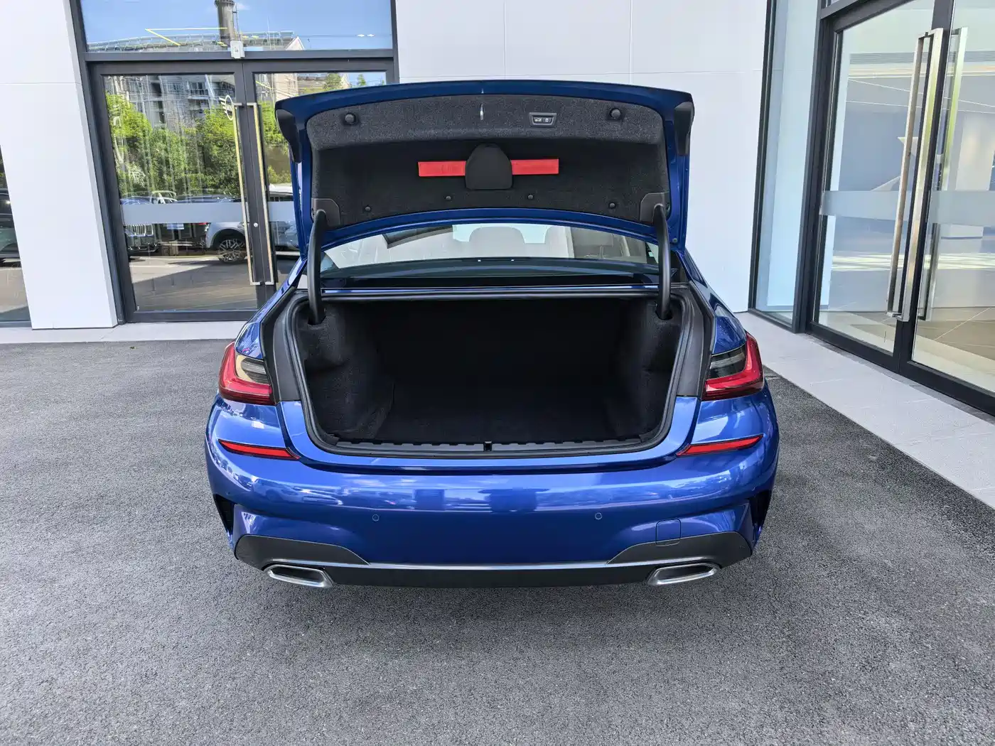 BMW 3 Series 2022 325Li M Sport Package фото 4