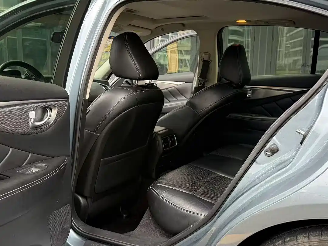 Infiniti Q50 2015 2014 3.7L Luxury Sport