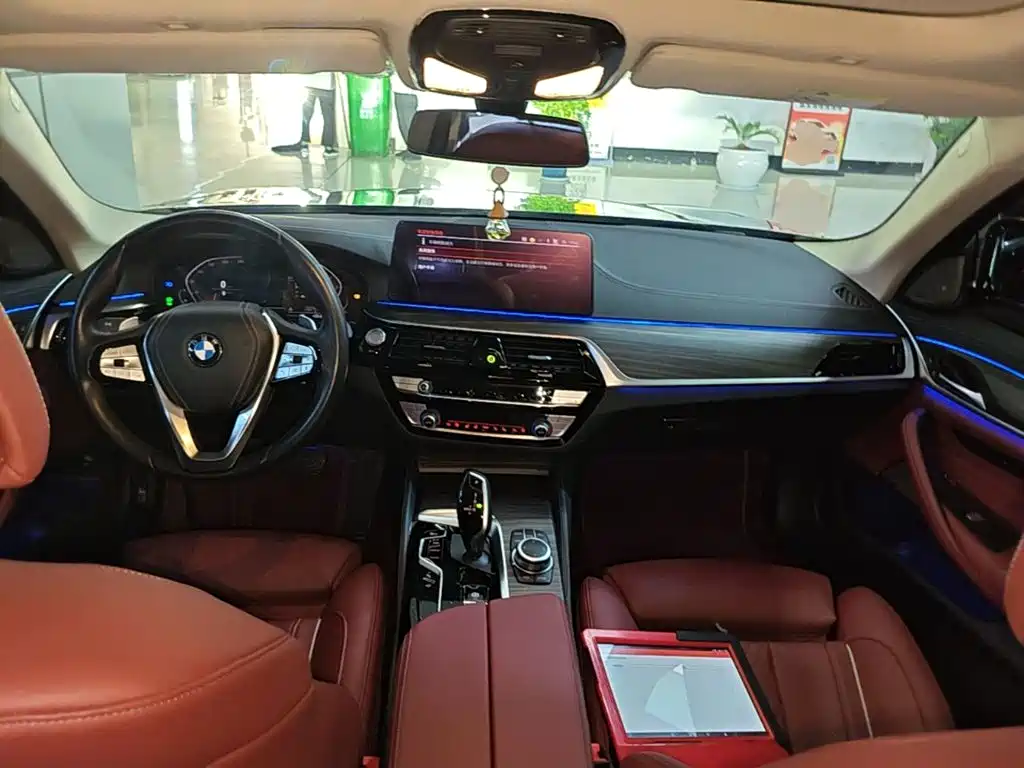 Фото 10 - BMW 5 Series