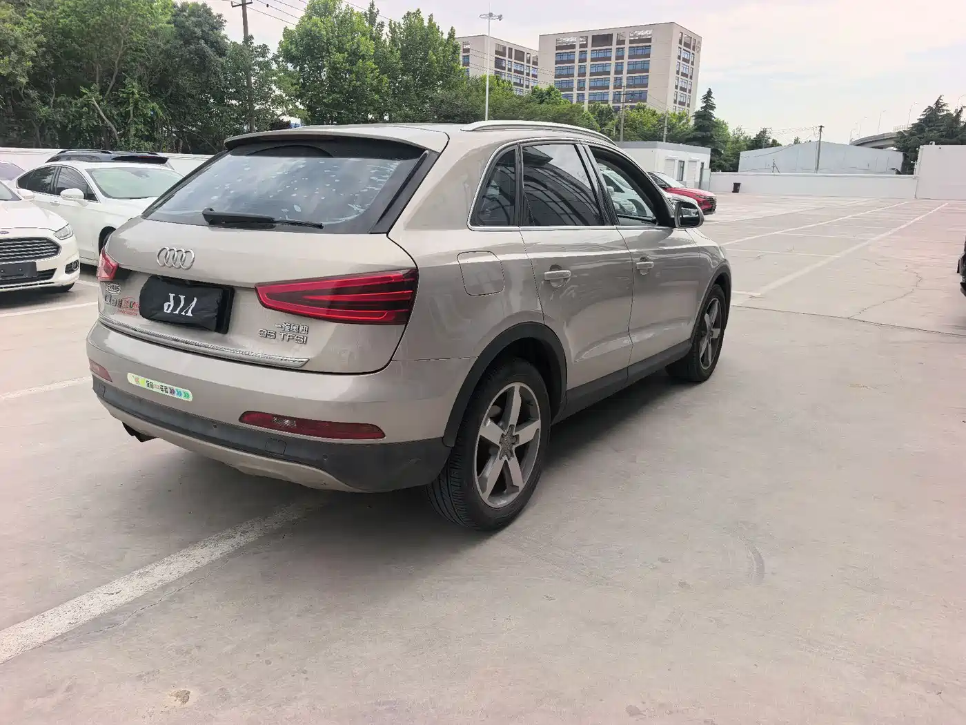 Фото 6 - Audi Q3