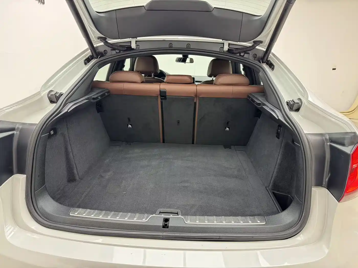 BMW X6 2018 xDrive35i Leading Model фото 15
