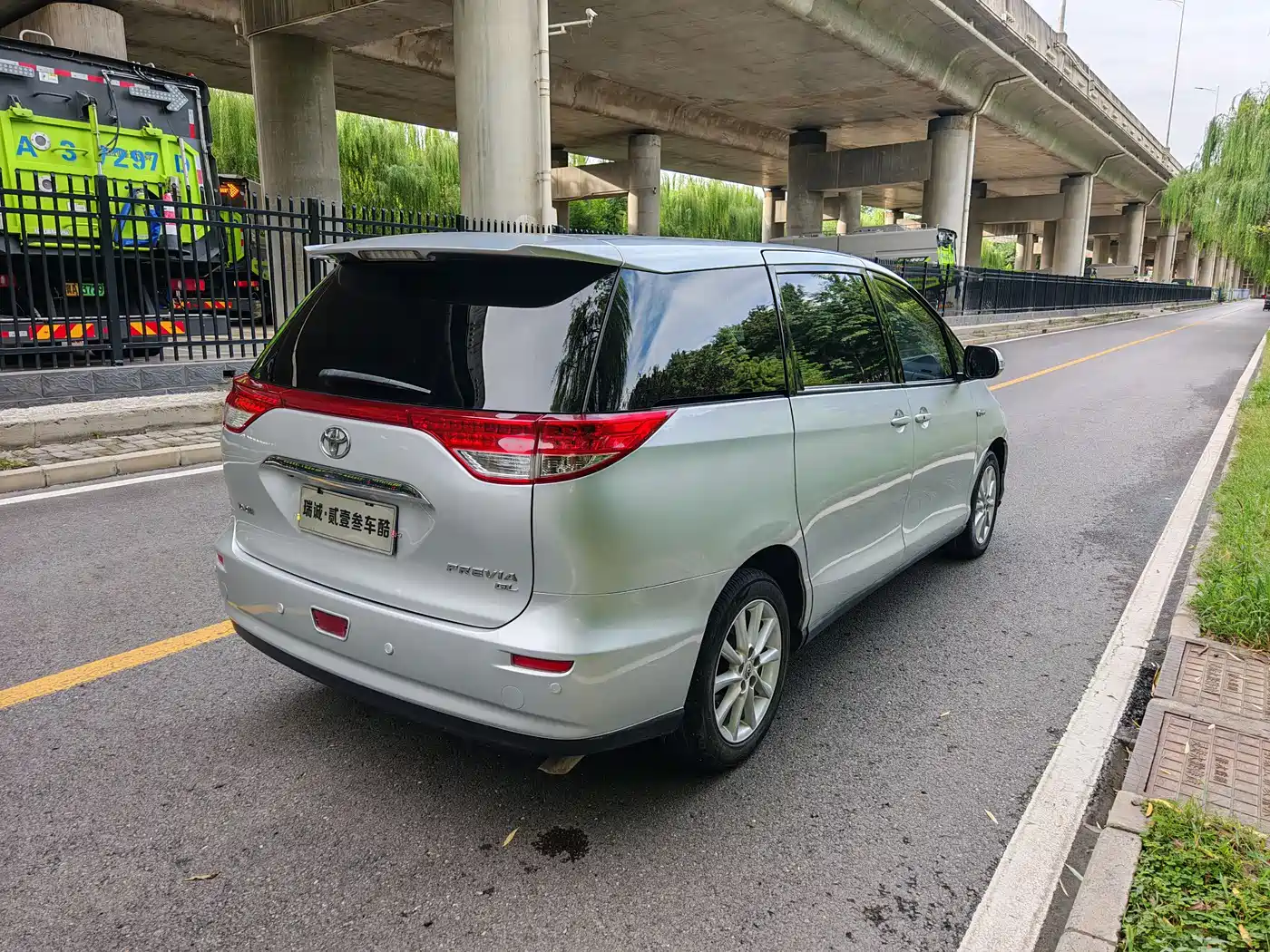 Toyota Previa 2012 3.5L 7-Seater Luxury Model фото 18
