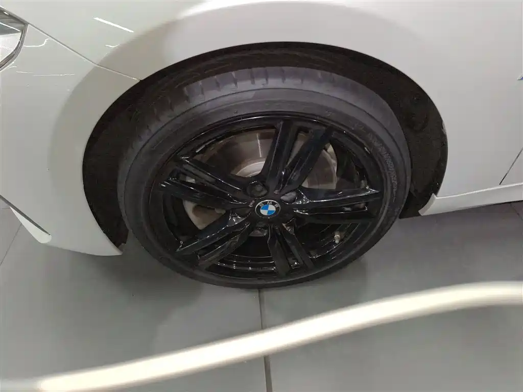 BMW 1 Series 2023 125i M Sport Shadow Edition фото 25