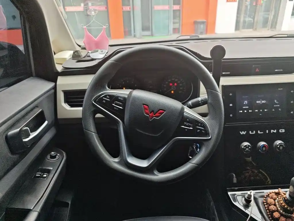 Wuling Motors Wuling Journey 2022 2021 1.5T Manual Luxury Edition