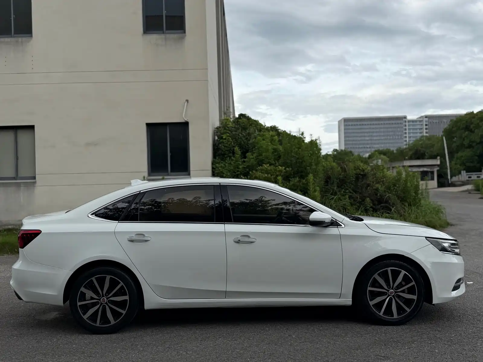 Фото 7 - Roewe i6