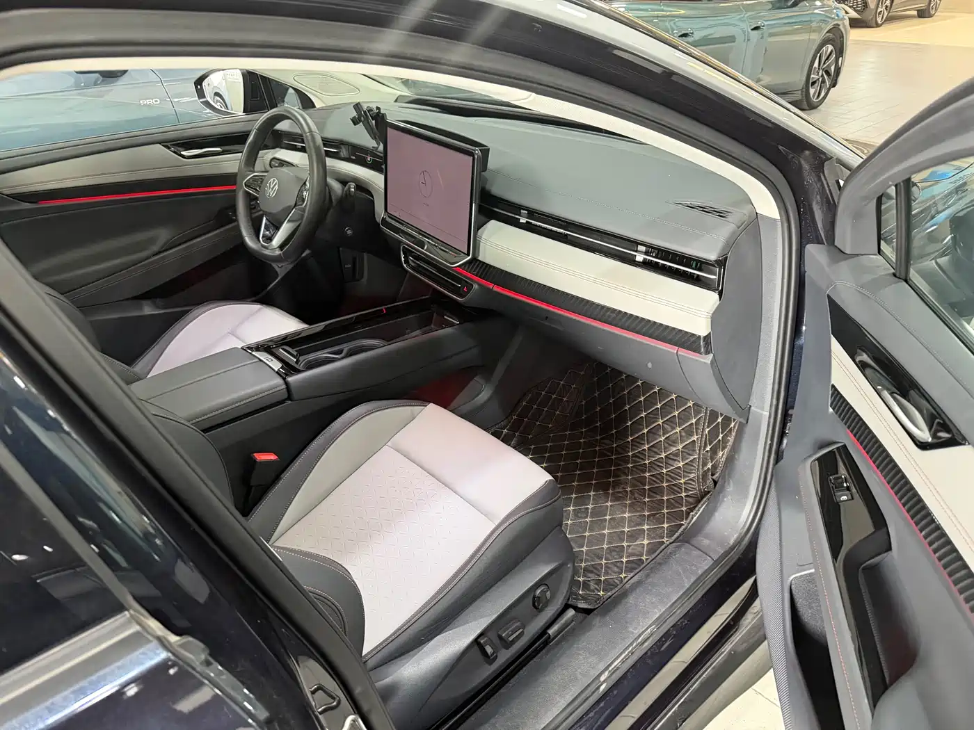 VOLKSWAGEN ID.7 VIZZION