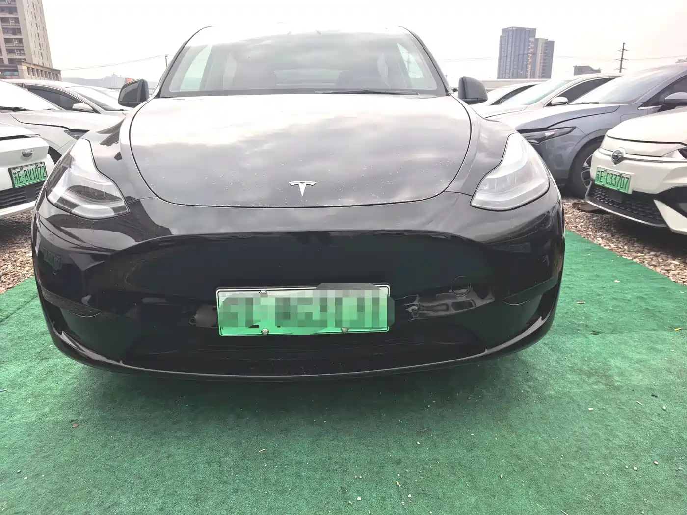 TESLA MODEL Y