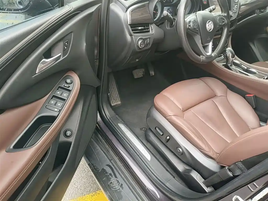 Buick Envision Plus 2017 28T AWD Luxury фото 16