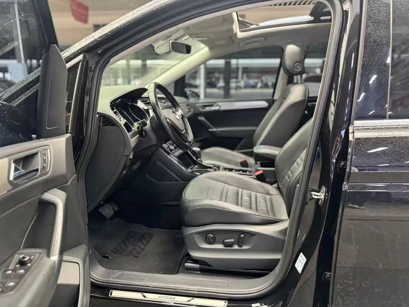 Volkswagen Touran 2018 Touran L 280TSI DSG Frontier Luxury Edition 6-Seater China V фото 5