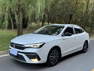 Roewe i5