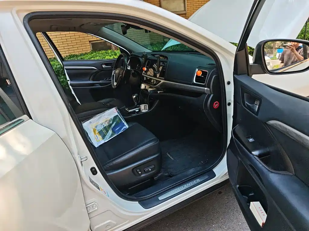 Фото 20 - Toyota Highlander