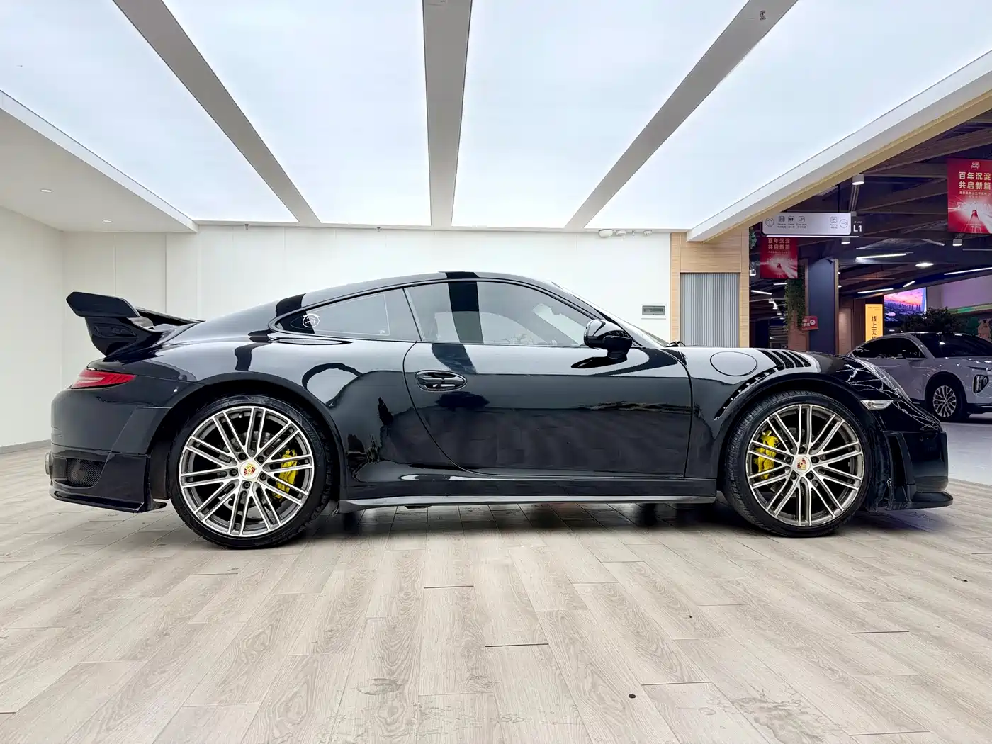 Porsche 911 2013 Carrera 4 3.4L фото 11