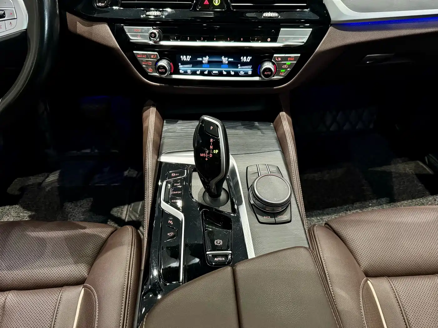 BMW 5 Series 2023 530Li Premium M Sport Package фото 11