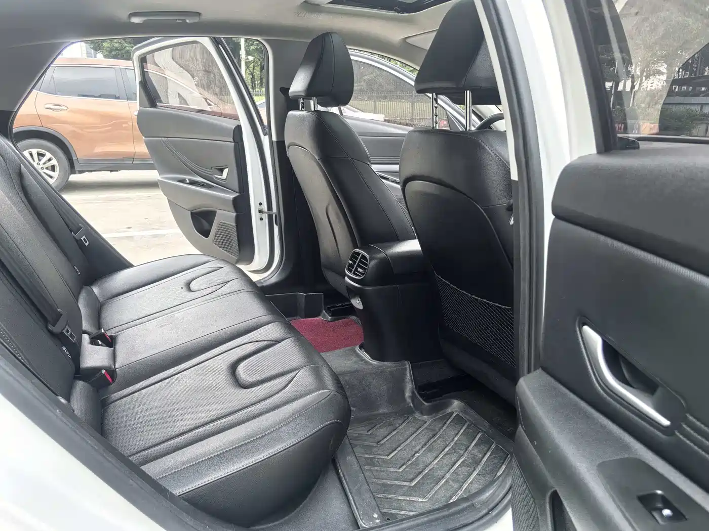Hyundai Elantra 2023 1.5L CVT GLX Elite Edition фото 6