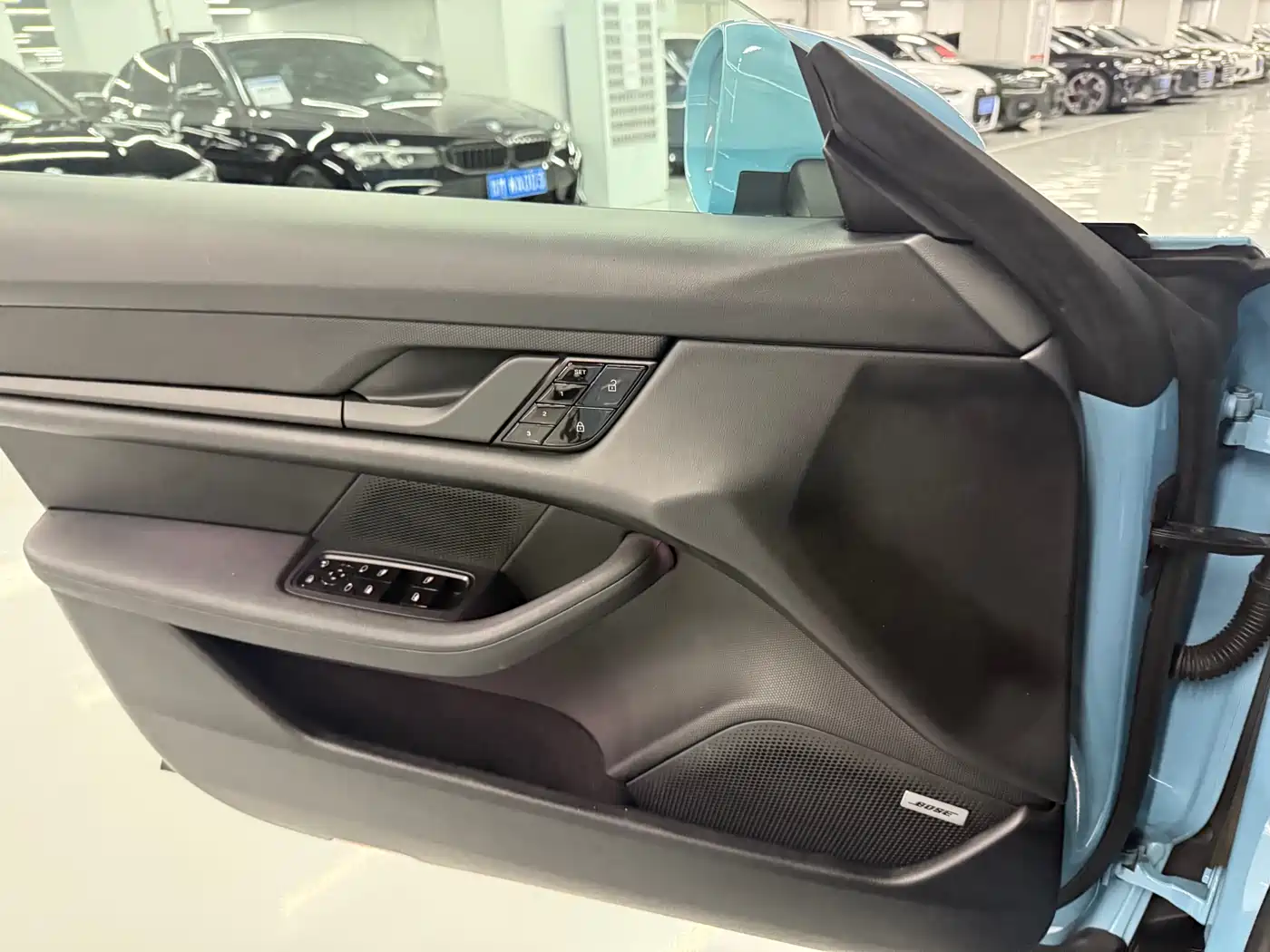 Porsche Taycan 2020 Taycan фото 11
