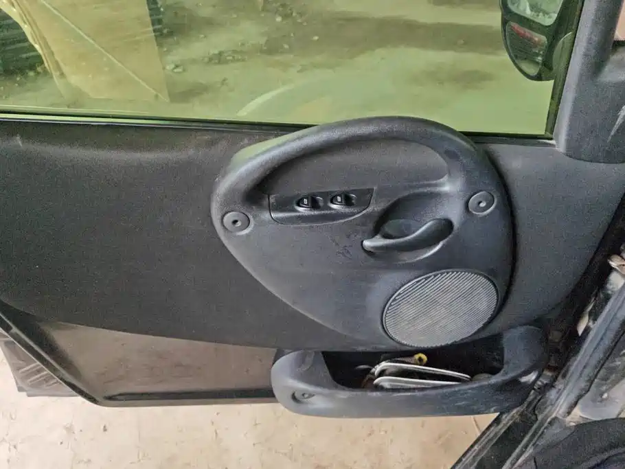 Zotye M300 2015 2010 Model 1.6L Bi-Fuel Standard 6-Seater