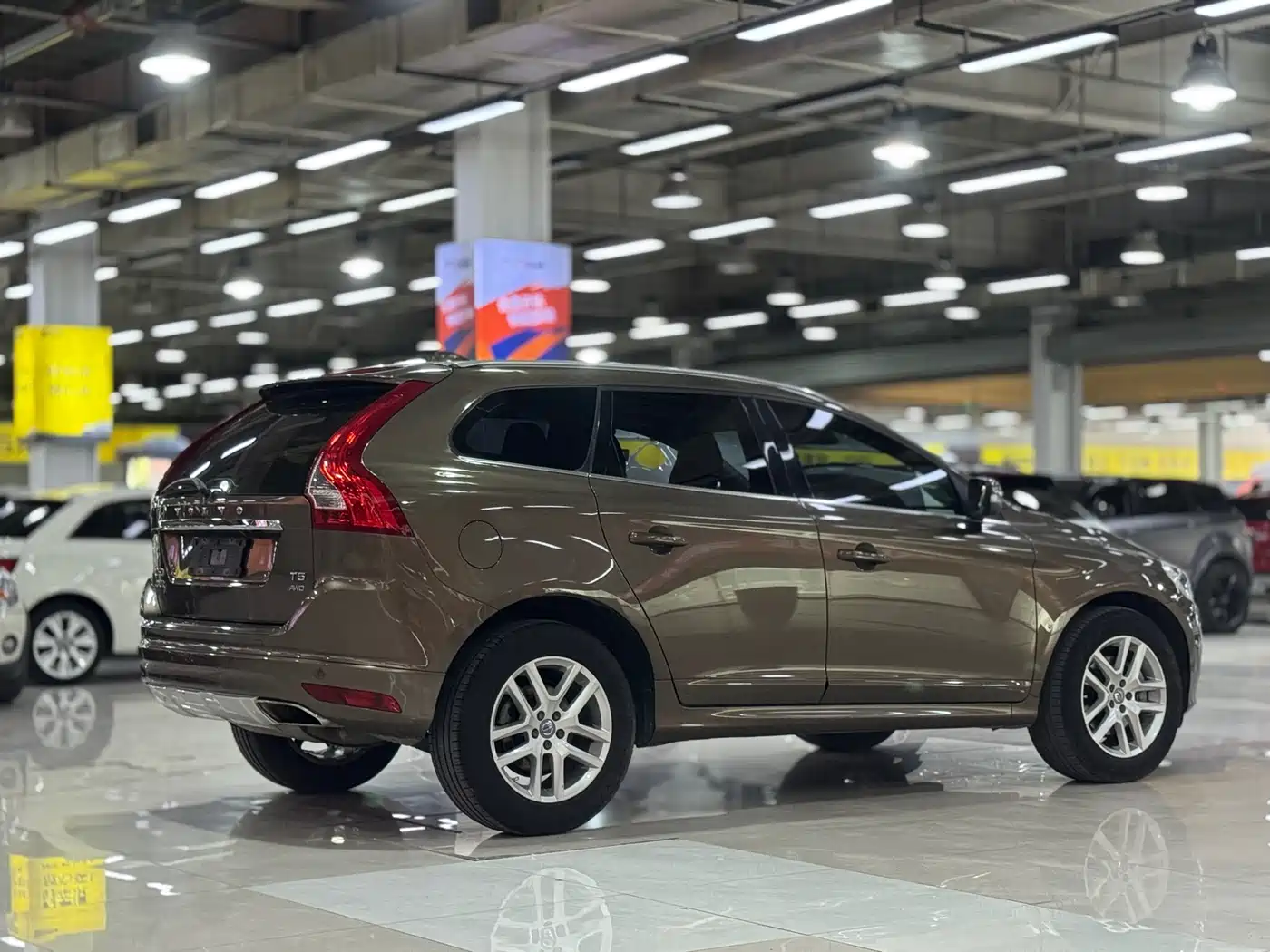 Фото 5 - Volvo XC60