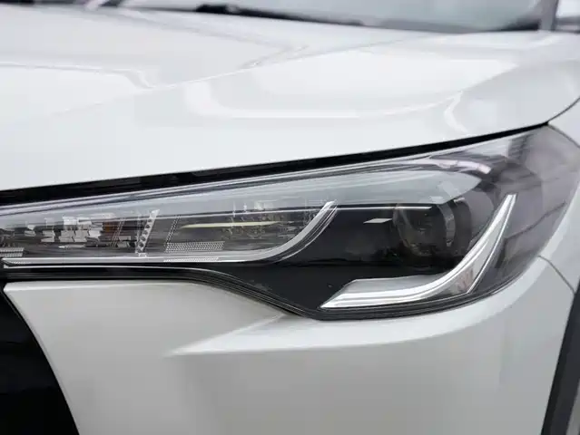 Toyota Corolla Cross 2023 2.0L Pioneer Edition — фото 2