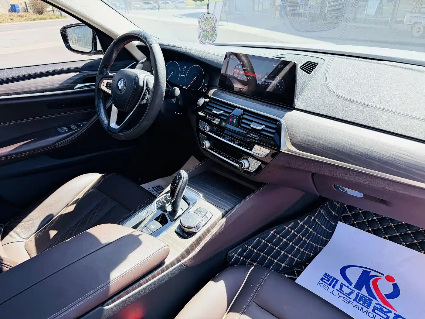 BMW 5 Series New Energy 2019 530Le Luxury Package фото 10