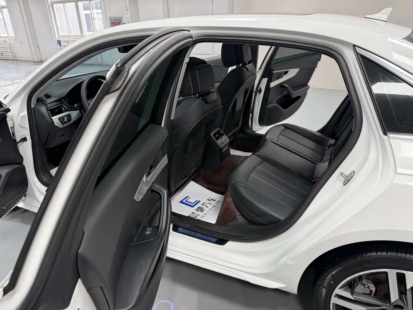 Audi A4L 2020 40 TFSI quattro Luxury Dynamic фото 12