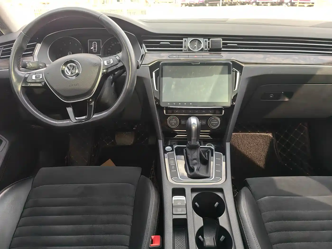 Volkswagen Magotan 2017 330TSI DSG Luxury фото 13