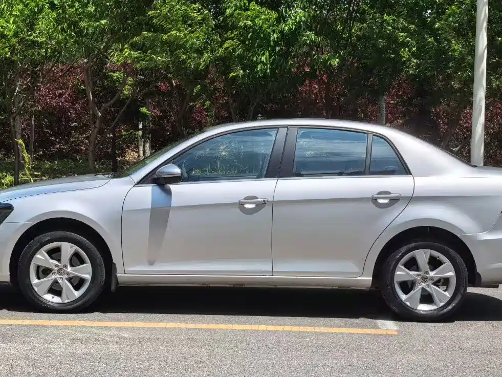 Volkswagen Bora 2014 1.6L Automatic Comfort Edition фото 3